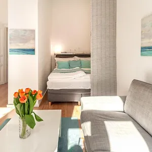  Daire Luxurious And Bright, 5 Min To City Center Avusturya