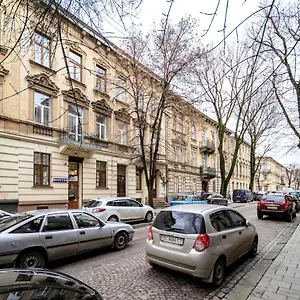  Daire Modern In The Old Ukrayna